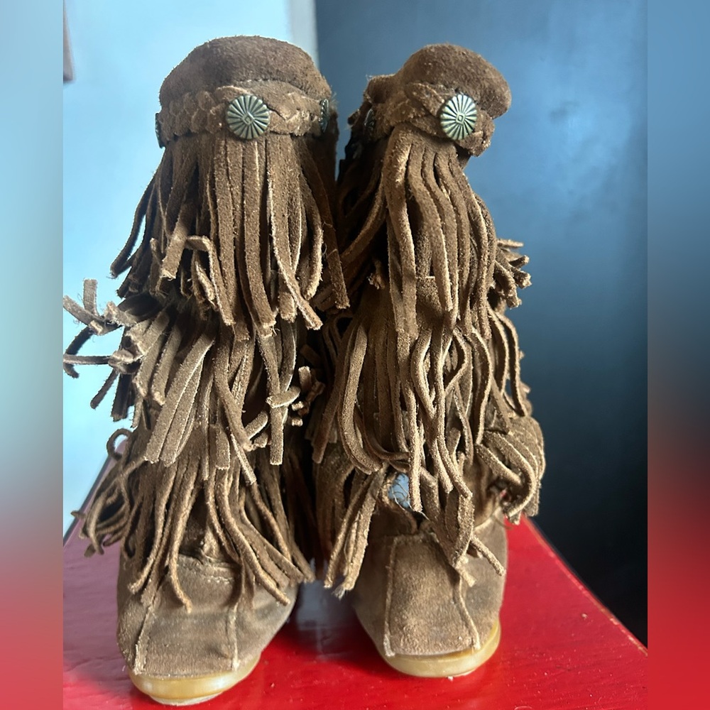 Minnetonka Fringe Moccasin Boots Size 3 - Picture 3 of 6